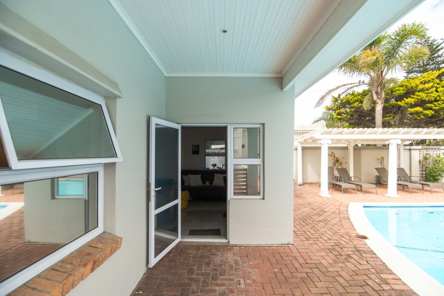4 Bedroom Property for Sale in Summerstrand Eastern Cape